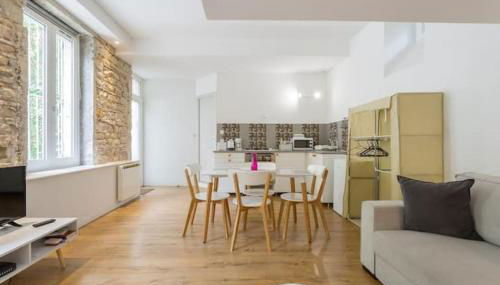 Calm in the city center of Lyon - Photo 5