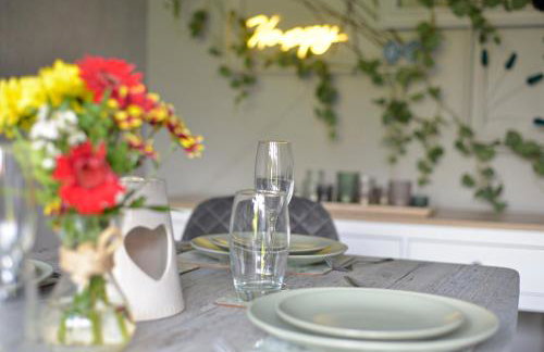 Huntsfield House- Stunning Modern 4 Bedroom House Suitable for Work and Leisure Stays - Foto 25