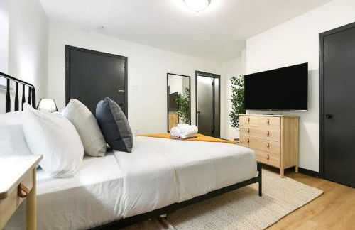 HostWise Stays - Pet Friendly Butler St Apt, Ground Floor with Private Entrance - Foto 2
