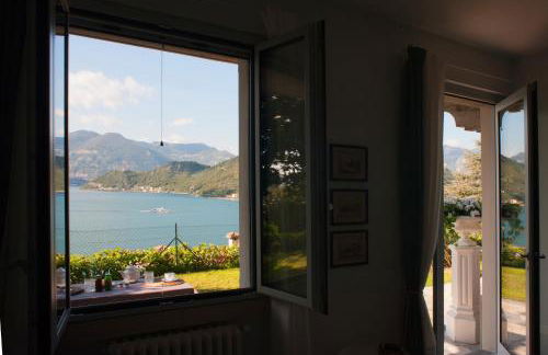 LO SGUARDO - Foto 16