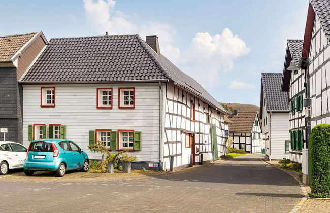 Romantic Holiday Home in Schleiden on the Village Square - Foto 32