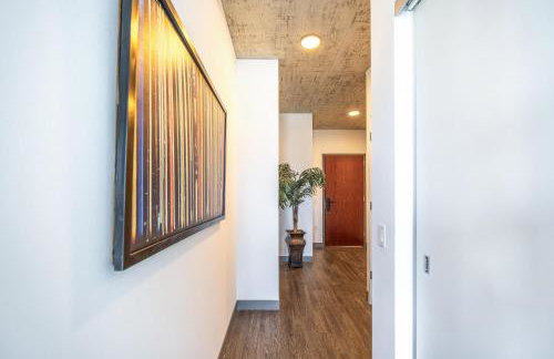 Freshly Minted 2BR - Elegance & Comfort in Central Chicago - Photo 36