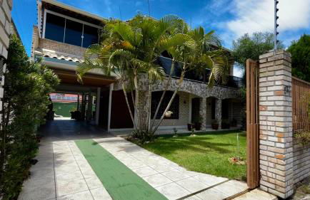 Casa espaçosa com sala de jogos interna e externa - Photo 1