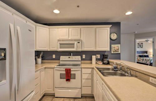 Community Pool and Dock Lake of the Ozarks Condo! - Foto 8