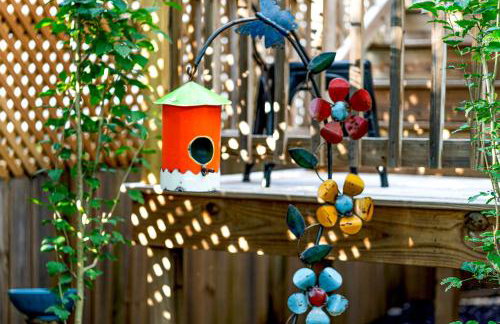 Creole Cottage - 2 Bed, 1 Bath, Pet Friendly with Fee, Walk to Downtown, Grill, Washer & Dryer - Foto 70