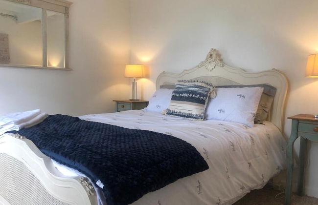 Charming Country Cottage in a Peaceful Location - Photo 2