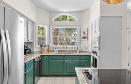 Steps to Beach! Arcade Game Room, Pool + Hot Tub Calico Scallop by Avantstay - Foto 42