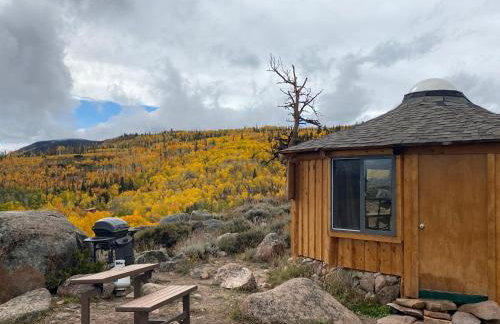 Red-tail Roundhouse at 22 West Cabins and Recreation - Foto 53