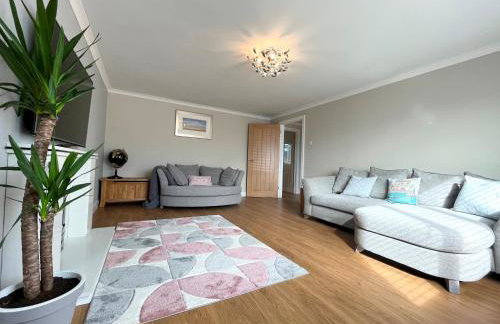 Modern 3 bed Bungalow with parking, private garden - Photo 13