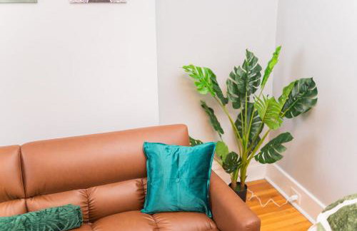 TWO town homes! 6 Bedrooms, 2 King beds, Walk to Eats - Foto 24