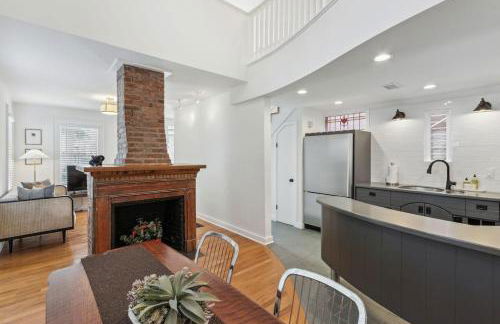 Rare Downtown Oasis | Private Pool + Parking - Foto 4