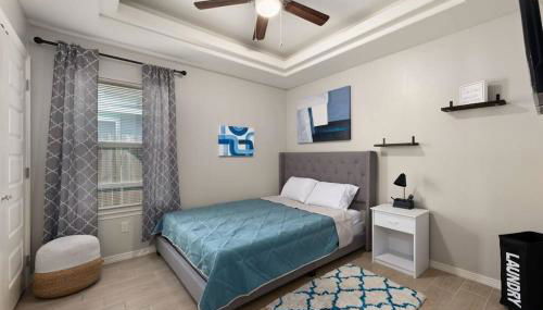 Cozy 3 Bed 2 Bath Apartment, Near Shopping Plazas, Expressway and Free Parking - Photo 1