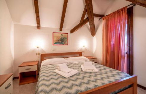 3 Bedroom Nice Home In Albarella Ro - Foto 21