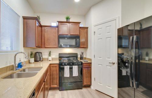 3 Mi to Downtown WFH-Friendly ABQ Townhome! - Photo 7