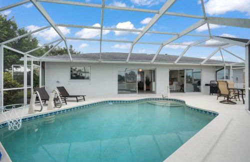 Venice Lakefront Pool Home - Photo 21