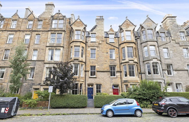 JOIVY 3-Bed Meadows Flat Near Castle & Royal Mile - Photo 32