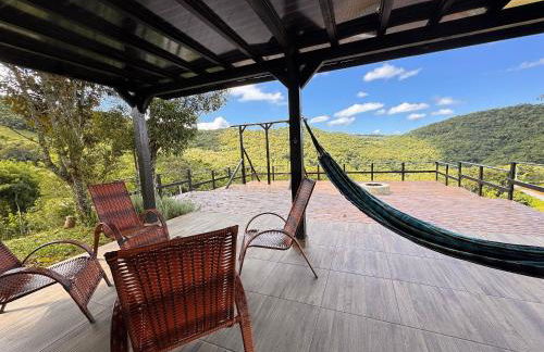 Chalé | Hidro | Churrasqueira | Vista maravilhosa - Foto 11