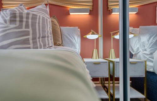 Ocean Village 1-Bedroom Luxurious, Stylish & Cosy Apartment, Central Location in Southampton, Sleeps 4 - by Blue Puffin Stays - Photo 20