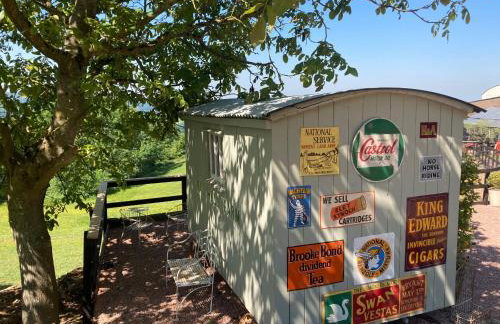 Outstandingly Situated Cosy Shepherds Hut - Foto 59