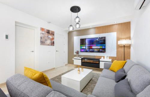 First Row Beach Villa - Photo 40