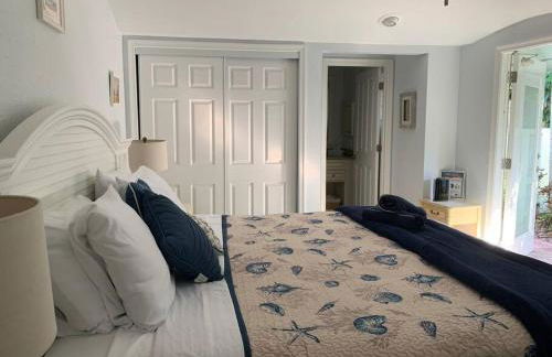 An Island Getaway at Palm Tree Villas - Photo 44