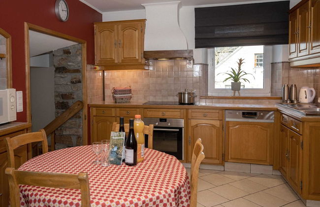 Holiday Home with Sauna, Garden, Terrace, BBQ & Fireplace - Photo 9