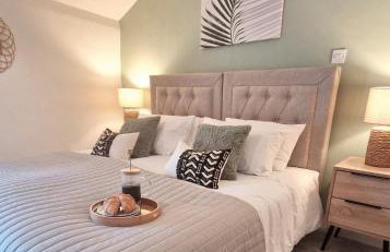 Historic 1629 May Cottage with Hot Tub - Photo 22