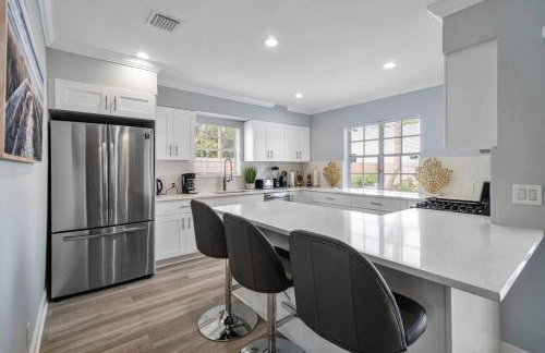 Serene WPB Escape Pool Near Beach - Foto 18