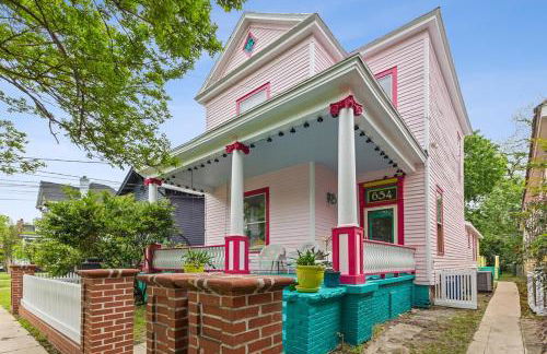Uptown Colorful Cottage by the Riverwalk - Foto 48