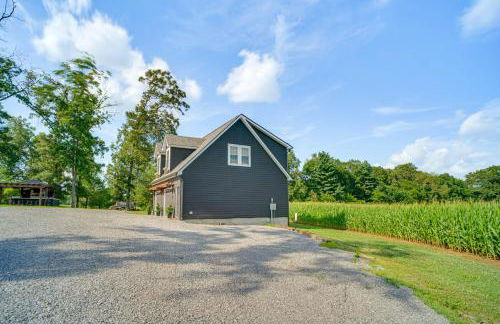 Rest and Relax Tennessee Home with Patio and Fire Pit - Foto 6