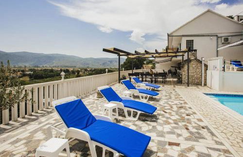 Holiday home Leko with outdoor pool and hot tub , can fit 22 people - Foto 24