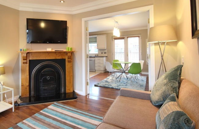 Luxurious KC House - Photo 29