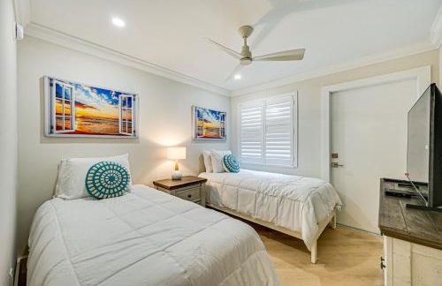 Upscale Naples Condo with Pool Access Walk to Pier! - Foto 18