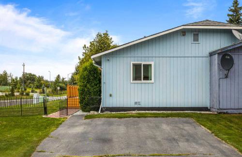 Updated Townhome Near Airport and Shopping! - Foto 28