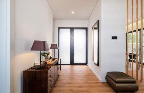 Lotus House - Heated Pool & Jacuzzi near the Beach - Photo 12