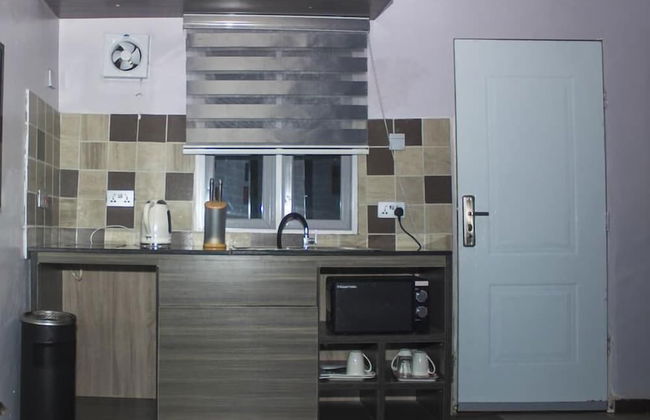 Premiership UK Suites - Photo 15