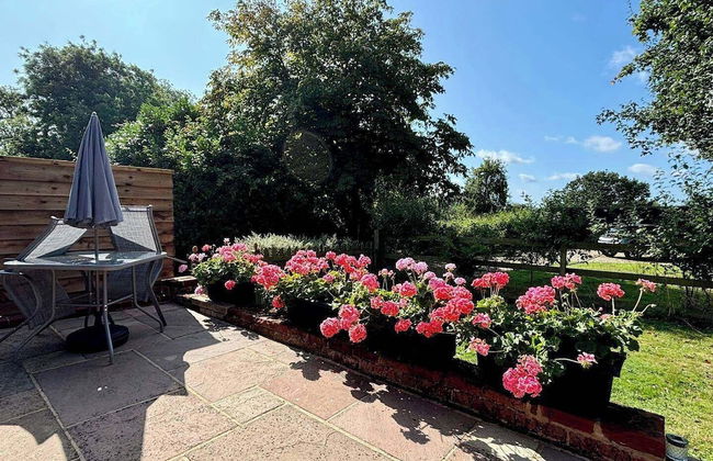 The Tack Room Cottage - Sleeps 4, Garden & Parking - Foto 16