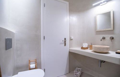 Deluxe Maisonette With Private Jacuzzi - Photo 72