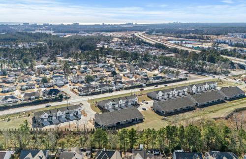 Little River 3BR Villa with Outdoor Movies & Fire Pit, Indoor Fire Place, Arcades, & Beach! - Foto 63