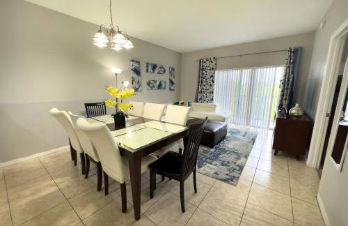 Comfortable Apart 4Bdrm3Bath- 4 miles to Disney - Foto 8