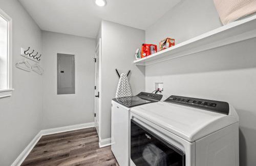 Spacious Home 4BR Fire Pit, Patio Hot Tub - Foto 76