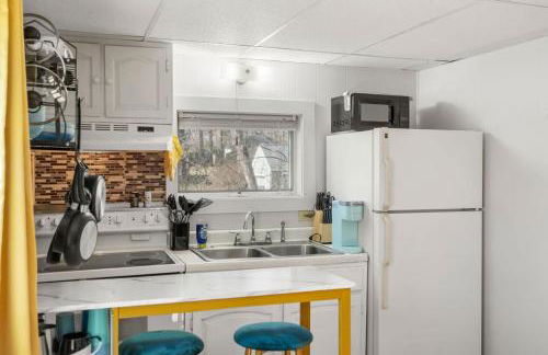 Nothing Fancy Older Apt Walk to Downtown King Bed - Foto 6