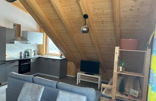 Holzliebe mit Donaublick - Foto 3