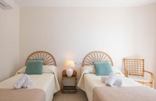 In front of SEA & CENTER - Foto 32