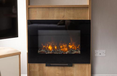 The Lake House - Quiet, Dog Friendly, By the Lake, Free Parking - Photo 15