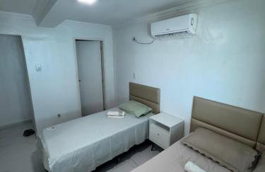 CASA COM PISCINA À BEIRA MAR. - Foto 19