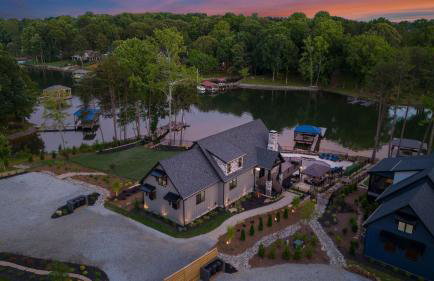 Gray Fox Lodge by Avantstay Waterslide Pool, Theater Sleeps 21 - Foto 142