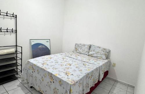 Apt3 Grande com 2 Quartos 2 cama-casal WIFI Smart TV Garagem a 1 min Rodoviaria - Foto 27