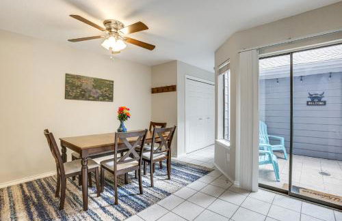 Lake-View Townhome with Pool Access in Houston Area! - Foto 10