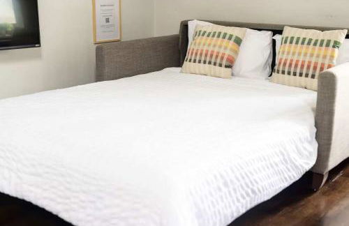 Jennifer's Unique Loft Near Brown 2 Parking Spots - Foto 24